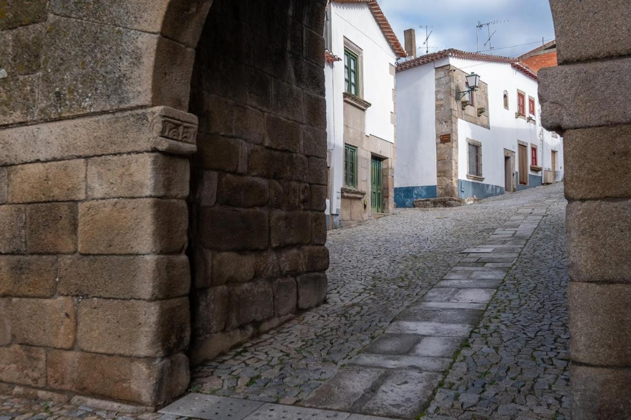 Portas Da Villa Miranda do Douro Luaran gambar